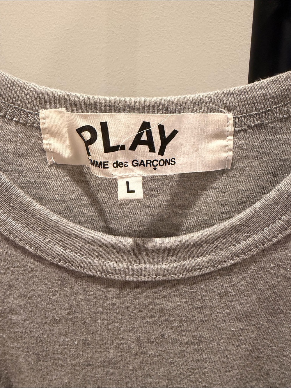 Comme des Garcons PLAY Gray Short Sleeve Heart Logo Tee - Picture 2 of 2